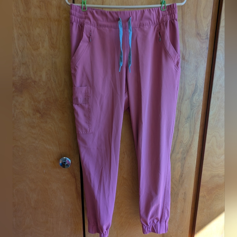 WonderWink Women's Two-Piece Scrub Set in Dusty Rose - Picture 2 of 8